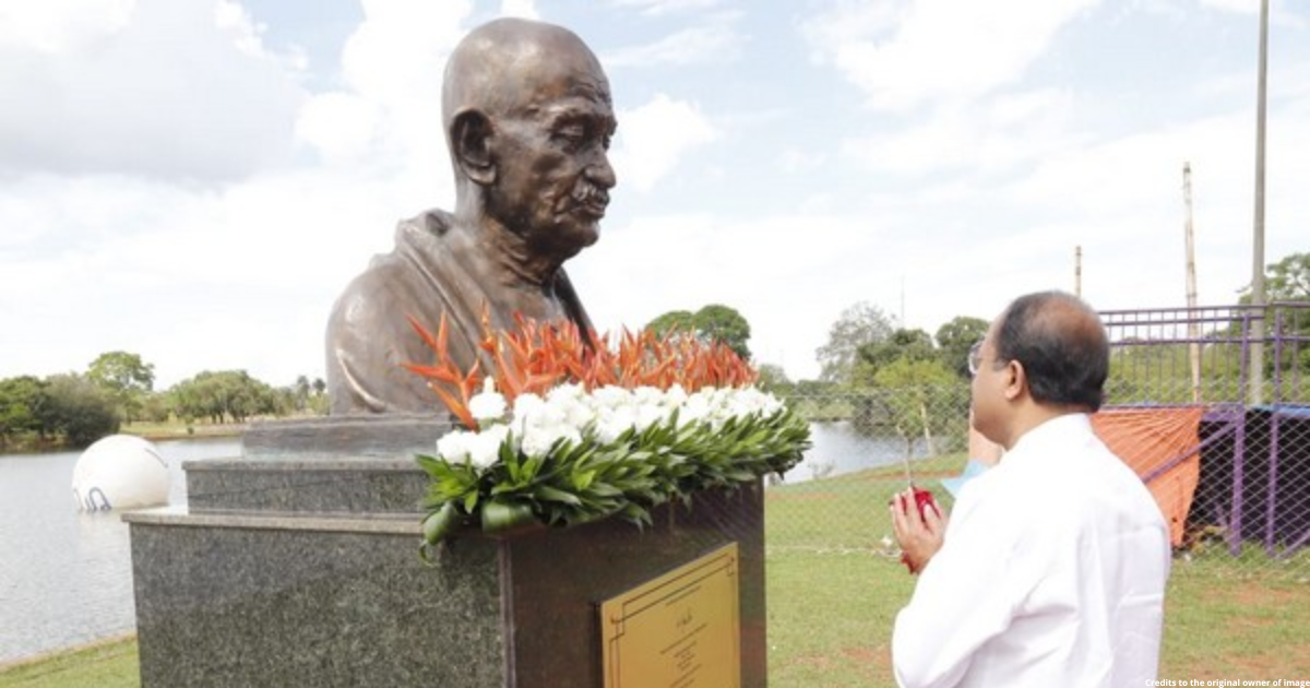 MoS Muraleedharan pays homage to Mahatma Gandhi at City Park in Brazil